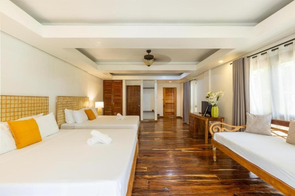 Nabulao Beach Resort Hinoba-an Buitenkant foto